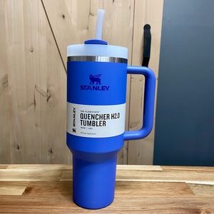 Stanley Flowstate Quencher H2.O Tumbler 40 Oz Adventure Series Iris Blue
